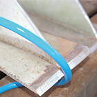 Kerbschlagtest einer Leitung